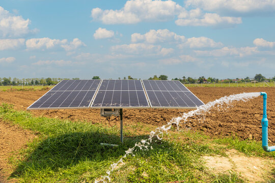 Solar water lifting system