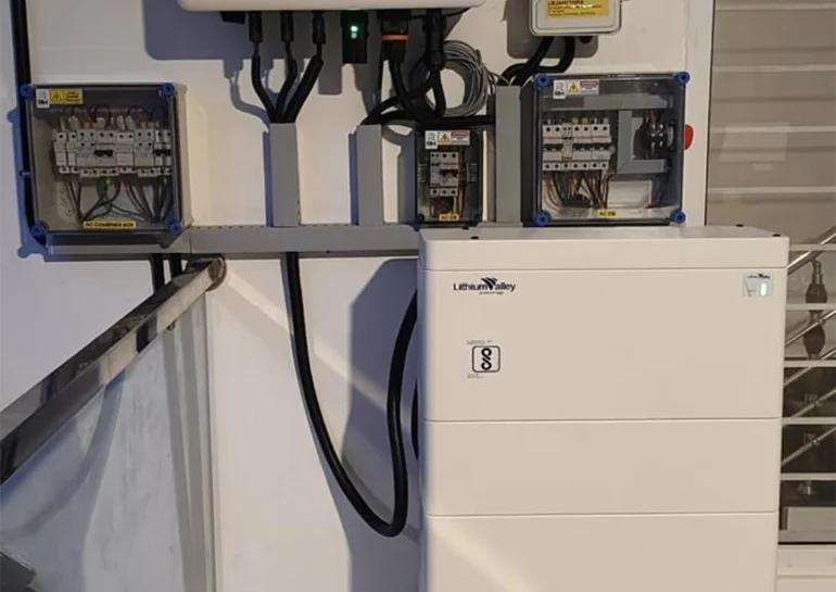 Solar off-grid system